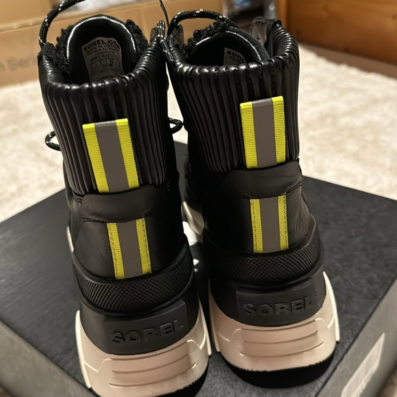 New In Box Brex Sorel Booties - Picture 4 of 7